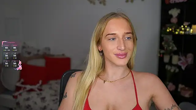 Snapshot of Nicolette__Shea_ chatting on January 4, 2:04 pm Nicolette Shea online show from January 4, 2:04 pm