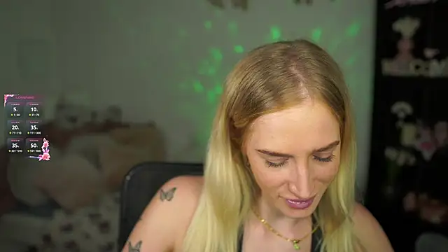 Snapshot of Nicolette__Shea_ chatting on January 9, 2:07 pm Nicolette Shea online show from January 9, 2:07 pm