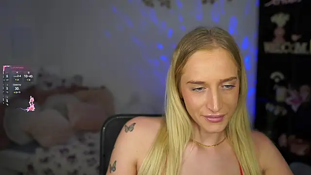 Snapshot of Nicolette__Shea_ chatting on January 13, 5:44 pm Nicolette Shea online show from January 13, 5:44 pm