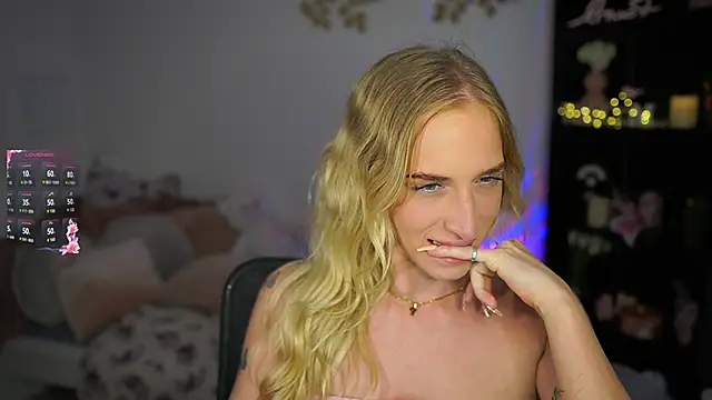 Snapshot of Nicolette__Shea_ chatting on January 30, 5:06 pm Nicolette Shea online show from January 30, 5:06 pm