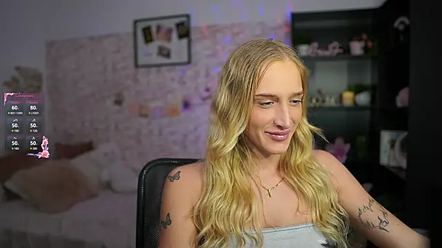 Snapshot of Nicolette__Shea_ chatting on February 21, 2:06 pm Nicolette Shea online show from February 21, 2:06 pm