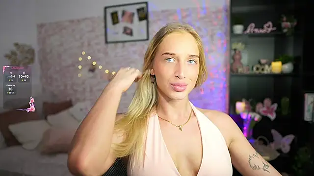 Snapshot of Nicolette__Shea_ chatting on March 7, 12:12 pm Nicolette Shea online show from March 7, 12:12 pm