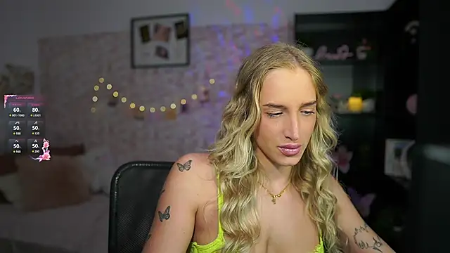 Snapshot of Nicolette__Shea_ chatting on March 11, 9:13 am Nicolette Shea online show from March 11, 9:13 am