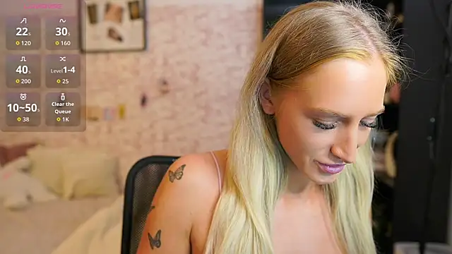 Snapshot of Nicolette__Shea_ chatting on September 12, 12:05 pm Nicolette Shea online show from September 12, 12:05 pm