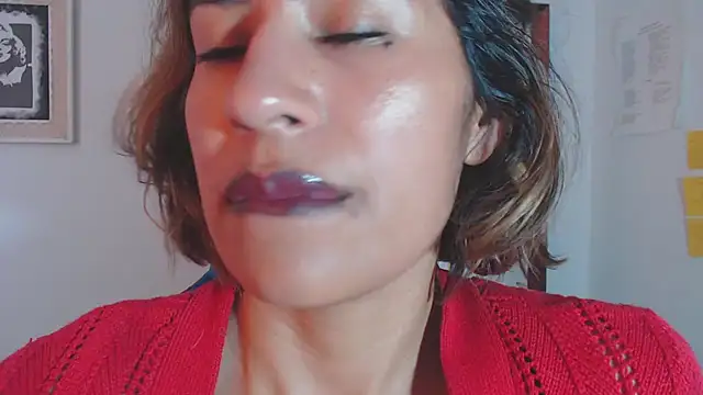 Snapshot of fantasty_nylon chatting on December 10, 8:05 pm fantasty nylon online show from December 10, 8:05 pm