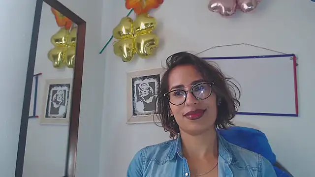 Snapshot of fantasty_nylon chatting on February 8, 8:10 pm fantasty nylon online show from February 8, 8:10 pm