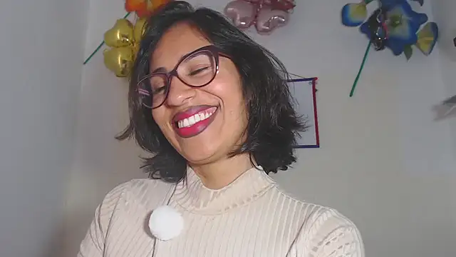 Snapshot of fantasty_nylon chatting on October 18, 7:25 pm fantasty nylon online show from October 18, 7:25 pm