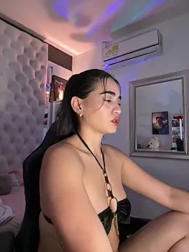 Snapshot of ZarahEvans chatting on November 22, 8:08 pm ZarahEvans online show from November 22, 8:08 pm