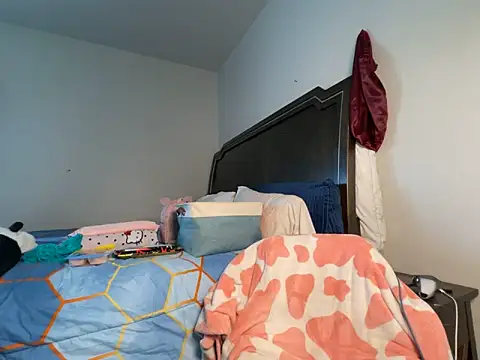 VixenCapri online show from December 22, 6:38 pm