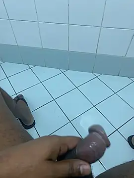 Snapshot of SLhotman chatting on March 13, 4:05 am SLhotman online show from March 13, 4:05 am