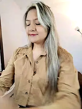 valeriahunter1 online show from December 26, 11:24 pm