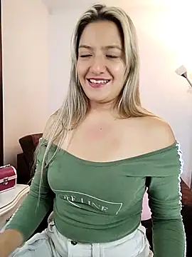 valeriahunter1 online show from January 3, 10:29 pm