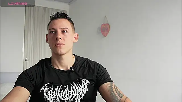 Muscle King Cum online show from April 13, 2:00 pm