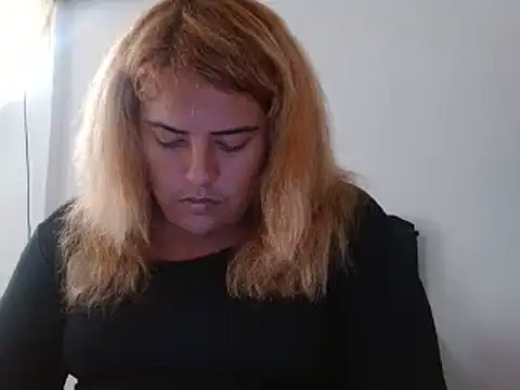 KIARAMARSHALLWELLZ online show from February 8, 3:31 pm