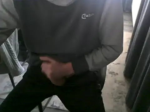 Snapshot of hornyman18cm39 chatting on January 29, 11:30 am hornyman18cm39 online show from January 29, 11:30 am