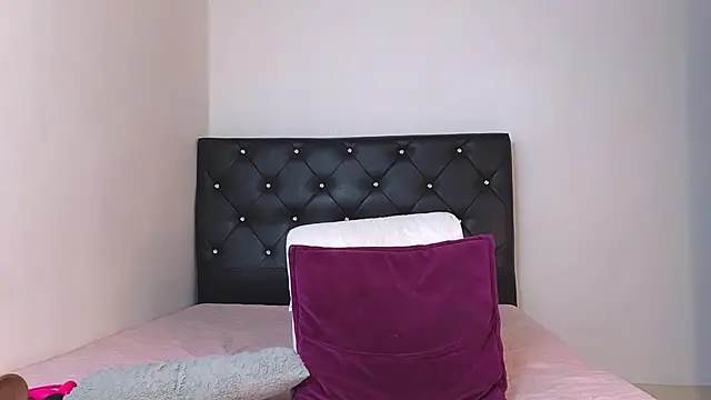 Snapshot of tatiana_big_ass_boobs chatting on December 2, 5:08 pm tatiana big ass boobs online show from December 2, 5:08 pm