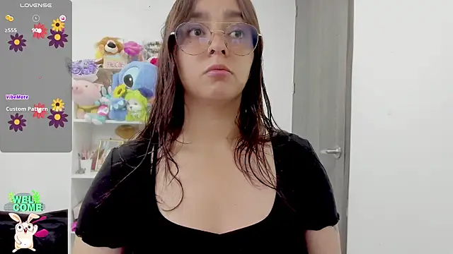 Snapshot of Valery7rose_ chatting on June 30, 3:35 pm Valery7rose online show from June 30, 3:35 pm