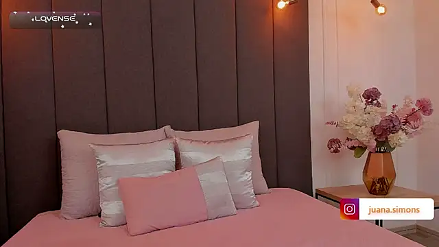 Snapshot of JuanaSimons chatting on December 5, 3:04 am JuanaSimons online show from December 5, 3:04 am