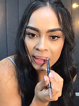 Snapshot of JuanaSimons chatting on December 18, 1:05 am JuanaSimons online show from December 18, 1:05 am