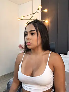 Snapshot of JuanaSimons chatting on January 4, 11:06 pm JuanaSimons online show from January 4, 11:06 pm