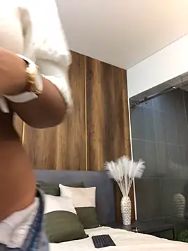 Snapshot of JuanaSimons chatting on February 1, 7:13 pm JuanaSimons online show from February 1, 7:13 pm