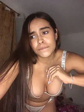 Snapshot of JuanaSimons chatting on October 4, 2:09 am JuanaSimons online show from October 4, 2:09 am