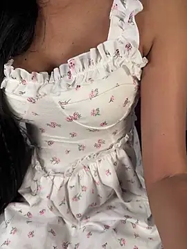 Snapshot of sneha_babe chatting on February 8, 6:33 am sneha babe online show from February 8, 6:33 am