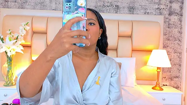 Snapshot of AlisonTravis chatting on November 4, 8:19 pm AlisonTravis online show from November 4, 8:19 pm