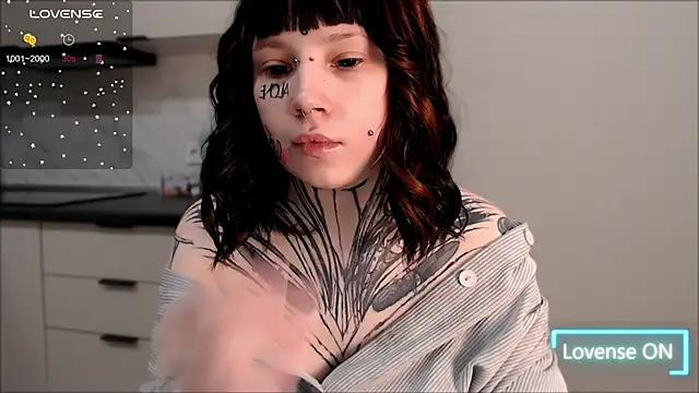 Snapshot of tradishka chatting on December 26, 10:41 pm tradishka online show from December 26, 10:41 pm