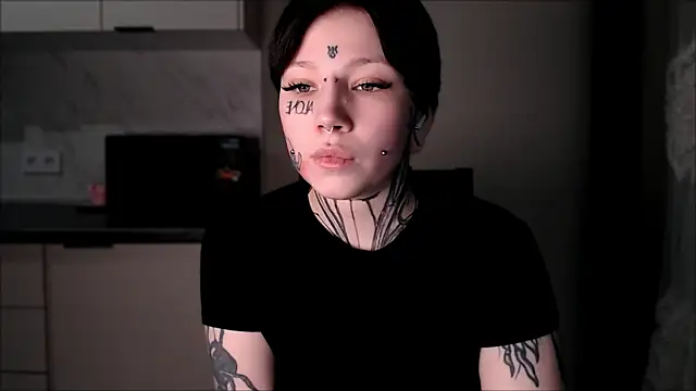 Snapshot of tradishka chatting on January 17, 9:39 pm tradishka online show from January 17, 9:39 pm