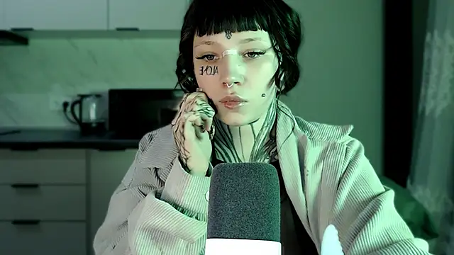 Snapshot of tradishka chatting on January 27, 11:11 pm tradishka online show from January 27, 11:11 pm