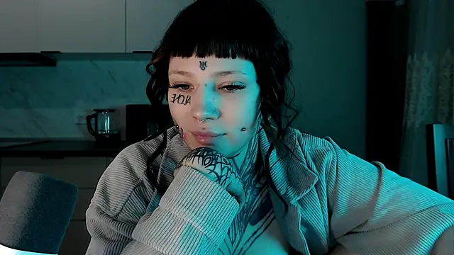 Snapshot of tradishka chatting on February 2, 4:26 am tradishka online show from February 2, 4:26 am