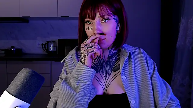 Snapshot of tradishka chatting on February 8, 10:40 pm tradishka online show from February 8, 10:40 pm