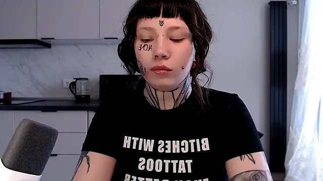 Snapshot of tradishka chatting on February 14, 9:24 am tradishka online show from February 14, 9:24 am