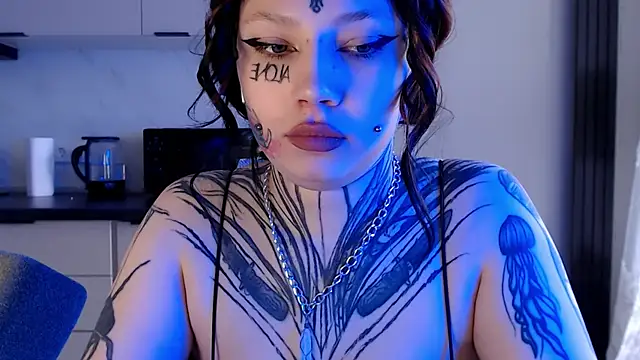 Snapshot of tradishka chatting on February 18, 12:49 pm tradishka online show from February 18, 12:49 pm