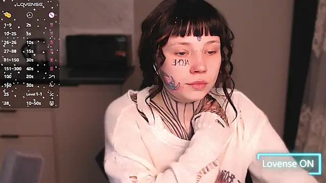 Snapshot of tradishka chatting on March 10, 8:34 pm tradishka online show from March 10, 8:34 pm