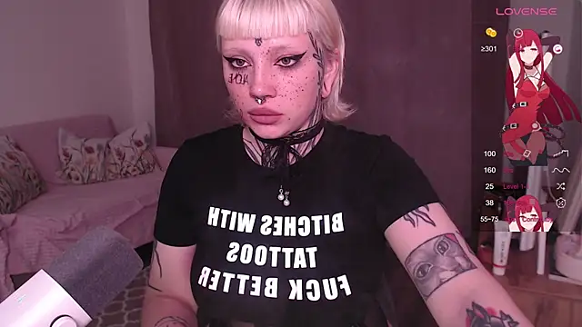 Snapshot of tradishka chatting on September 9, 8:41 pm tradishka online show from September 9, 8:41 pm