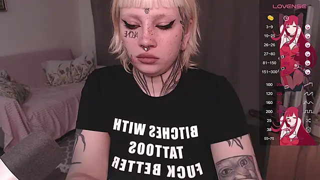 Snapshot of tradishka chatting on September 13, 8:08 pm tradishka online show from September 13, 8:08 pm