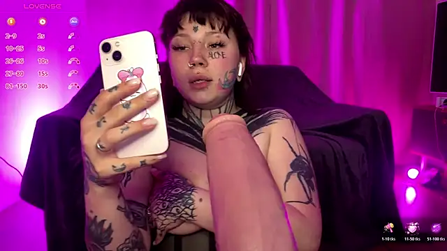 tradishka online show from April 21, 8:44 pm