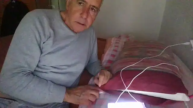 parejamlga58 online show from December 18, 2:45 pm