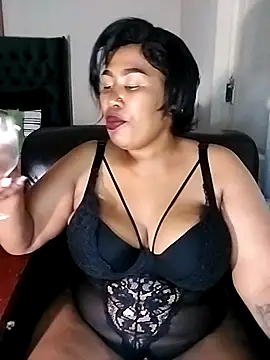 KINKYTEE20 online show from December 5, 6:59 pm