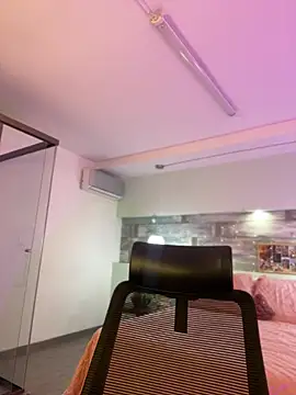 Emilia Bakerr online show from December 29, 9:30 pm