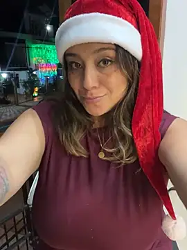 Snapshot of MrsFoucher chatting on December 25, 7:46 am MrsFoucher online show from December 25, 7:46 am