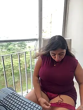 Snapshot of MrsFoucher chatting on February 20, 12:47 pm MrsFoucher online show from February 20, 12:47 pm