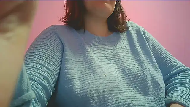 Snapshot of Lucinka1 chatting on December 6, 5:22 pm Lucinka1 online show from December 6, 5:22 pm