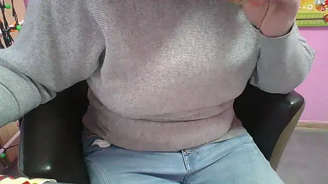 Snapshot of Lucinka1 chatting on March 15, 2:55 pm Lucinka1 online show from March 15, 2:55 pm