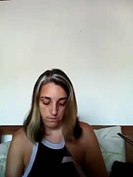 Snapshot of nenamalanenamala chatting on January 6, 11:29 am nenamalanenamala online show from January 6, 11:29 am