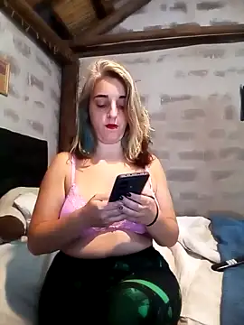 Snapshot of nenamalanenamala chatting on March 10, 3:41 pm nenamalanenamala online show from March 10, 3:41 pm