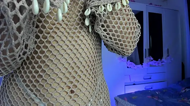 KaylaLaine online show from September 19, 6:04 am