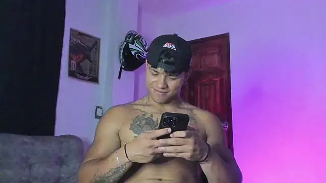 Dominic Biker   online show from April 9, 1:38 am